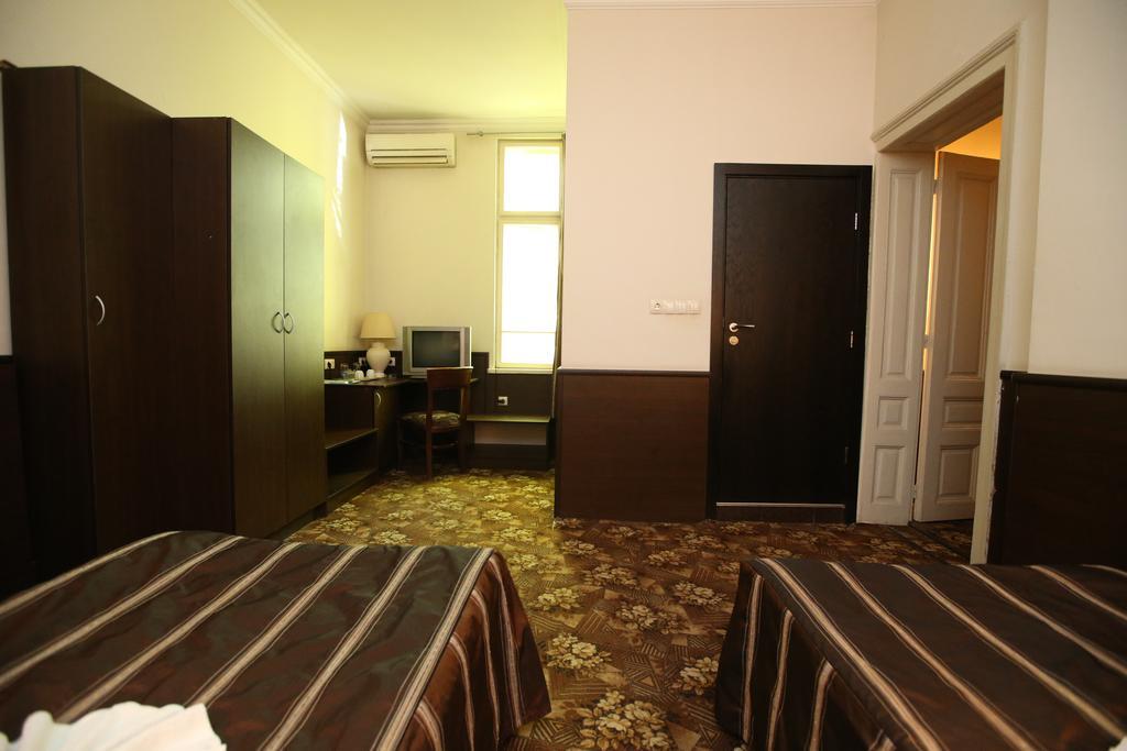 Hotel & Restaurant The House Sofia Extérieur photo