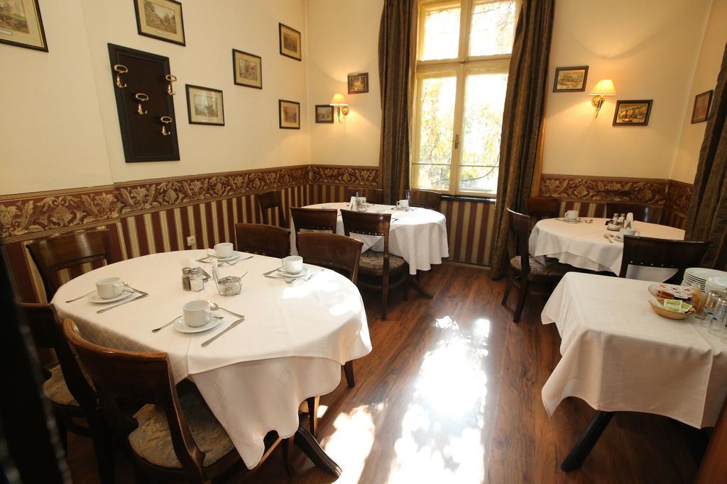 Hotel & Restaurant The House Sofia Extérieur photo