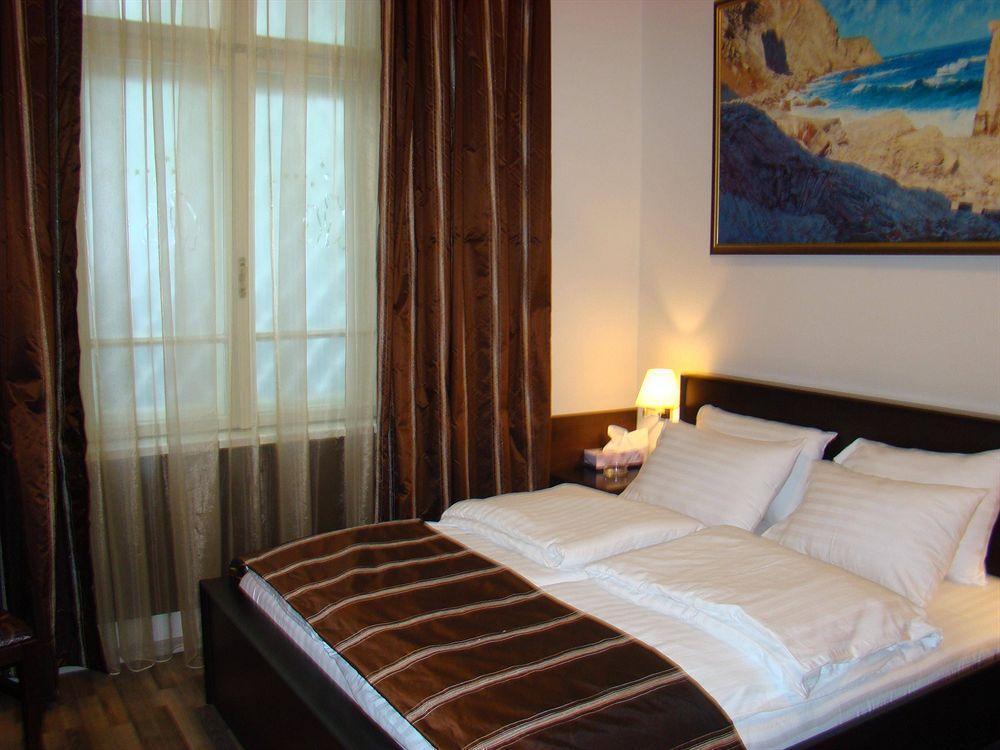 Hotel & Restaurant The House Sofia Extérieur photo